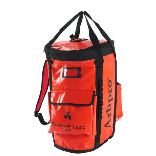 Sac à dos seau 75 d’Arbpro en rouge avec bord noir, poignées de transport, bretelles et poche avant avec rabat