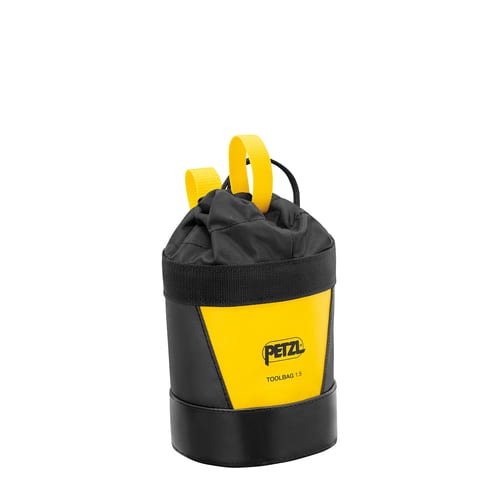Toolbag 1.5 de Petzl, sac jaune et noir avec cordon de serrage isolé sur fond blanc
