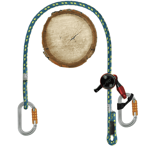 XP-e First Class Swivel Set avec corde bleue et jaune, deux mousquetons argentés avec fermoirs orange et dispositif noir à l’extrémité de la corde, drapé sur un disque en bois