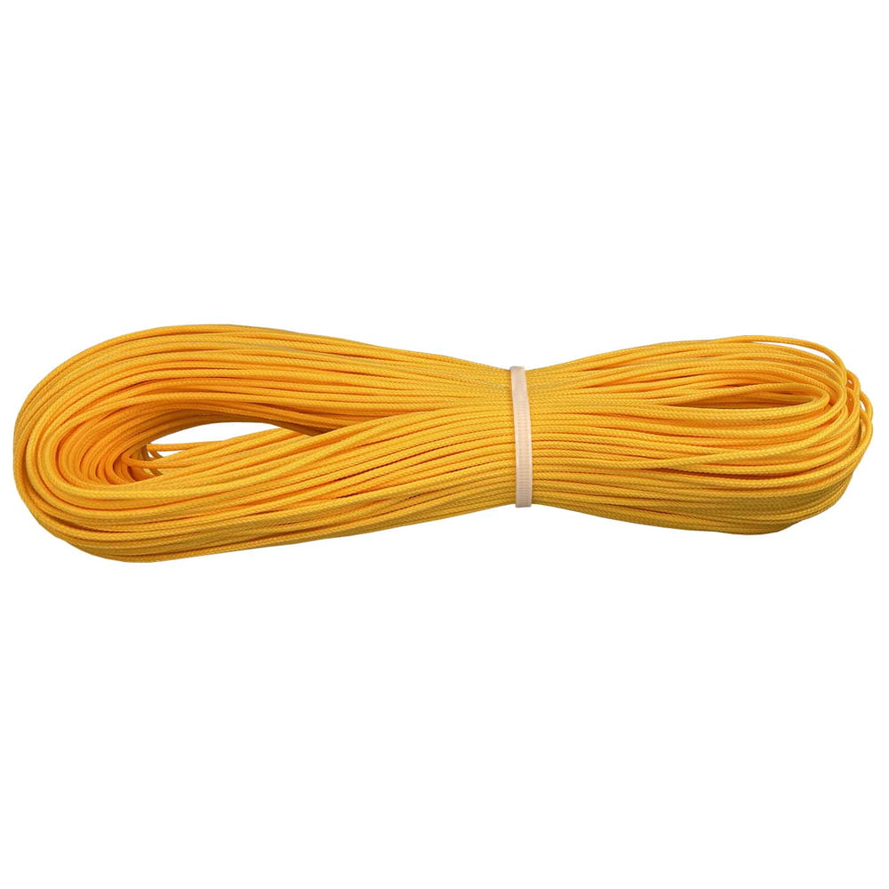 Corde jaune, enroulée et fixée avec un élastique blanc