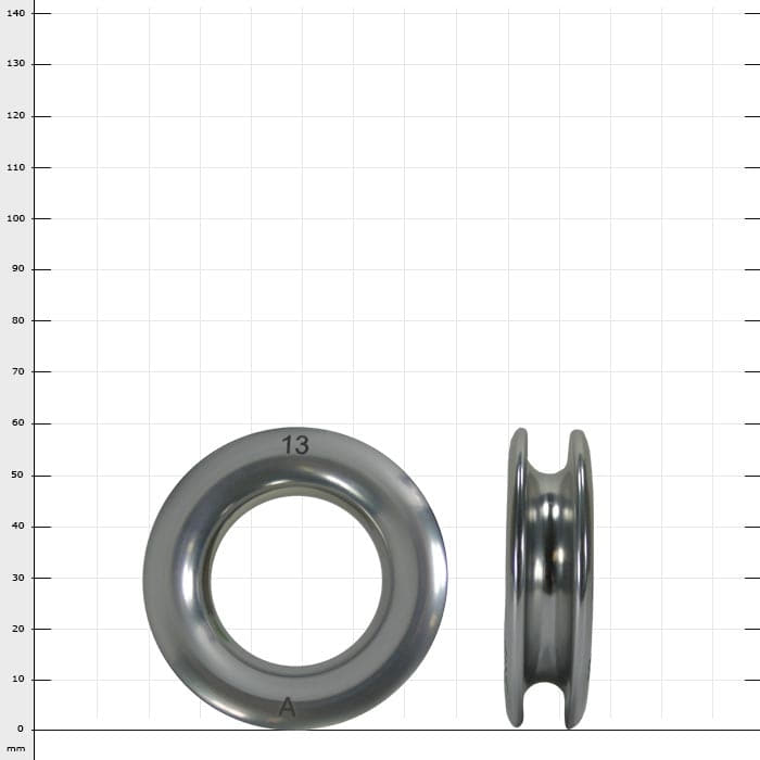 LightAnchor Groove Ring grand, deux vues de l’anneau rond de couleur argentée avec le chiffre 13 et la lettre A