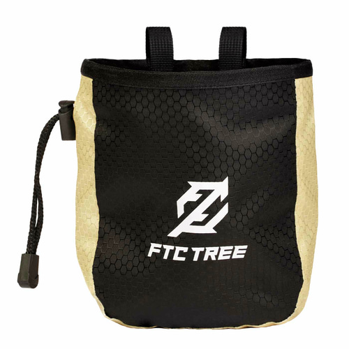 Sac SRT de FTC Tree en noir avec bande latérale beige et logo blanc sur le devant, avec deux boucles en haut et cordon de serrage sur la gauche