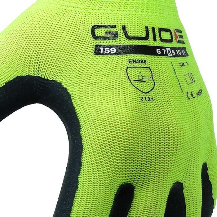 Gros plan du gant 159 Guide Hi-Vis en jaune fluo avec revêtement noir, visible le nom du fabricant Guide, le numéro de modèle 159 et les marquages de sécurité sur le dos de la main