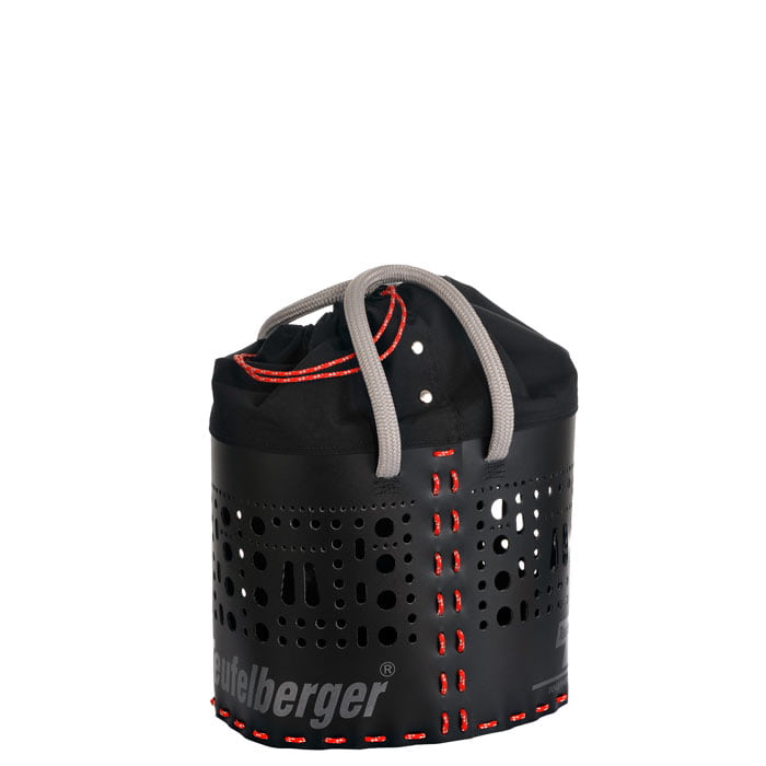 Seilberger kitBAG 25, récipient cylindrique noir avec poignées grises, coutures rouges et sac en tissu noir sur le dessus
