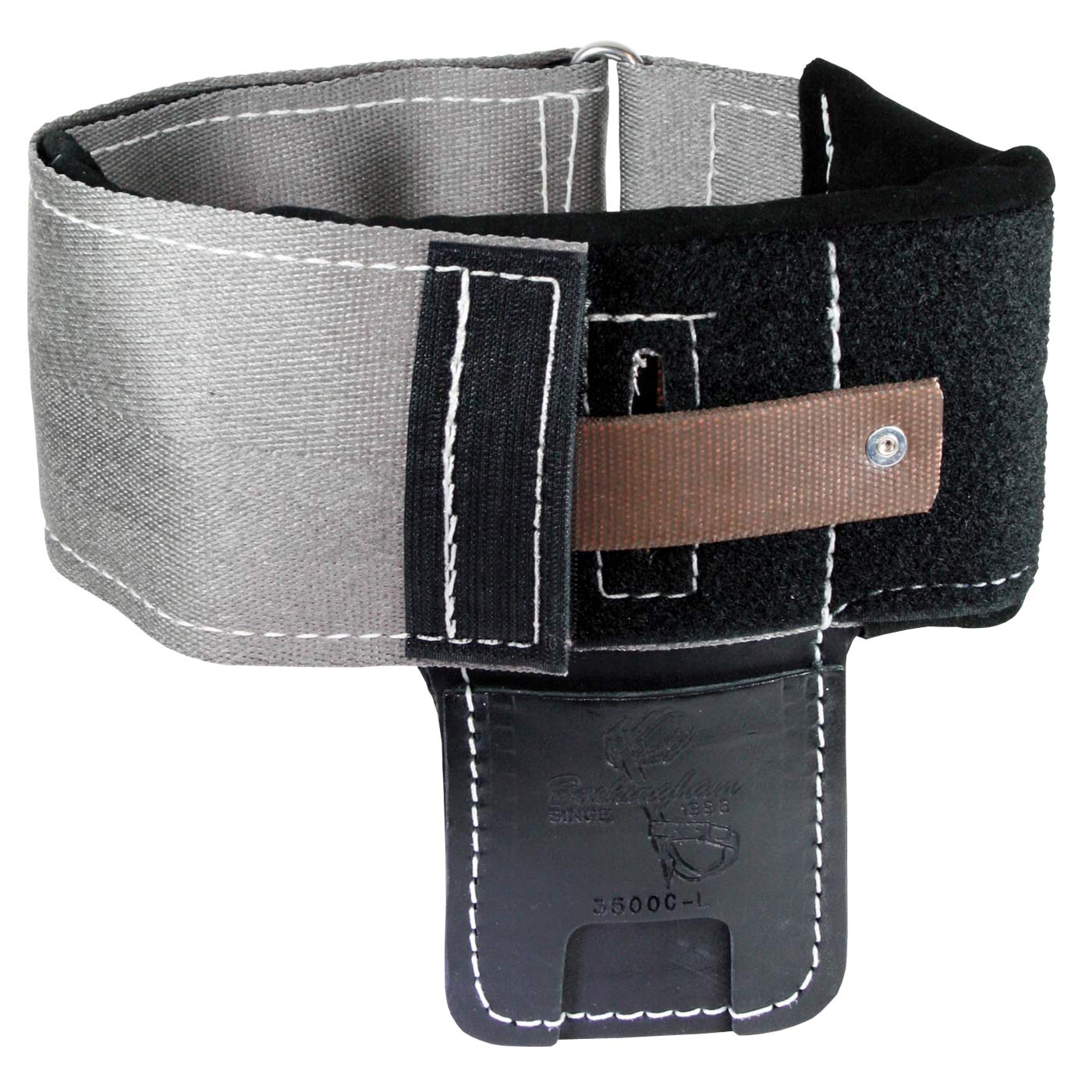 Coussinets enveloppants, coussinets à crampons, sangle rembourrée grise et noire avec bride marron et section en cuir noir avec coutures et gaufrage blancs