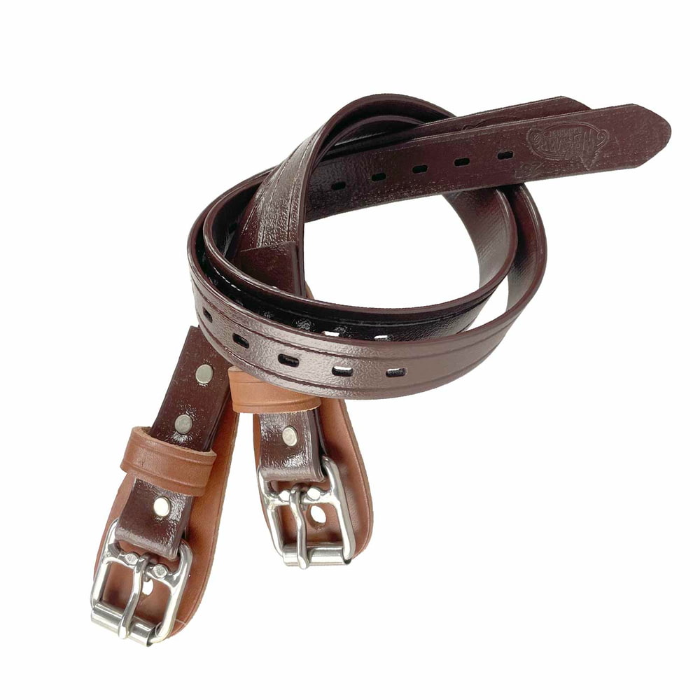 Brides de sellerie en cuir marron avec boucles en métal argenté et multiples trous de réglage