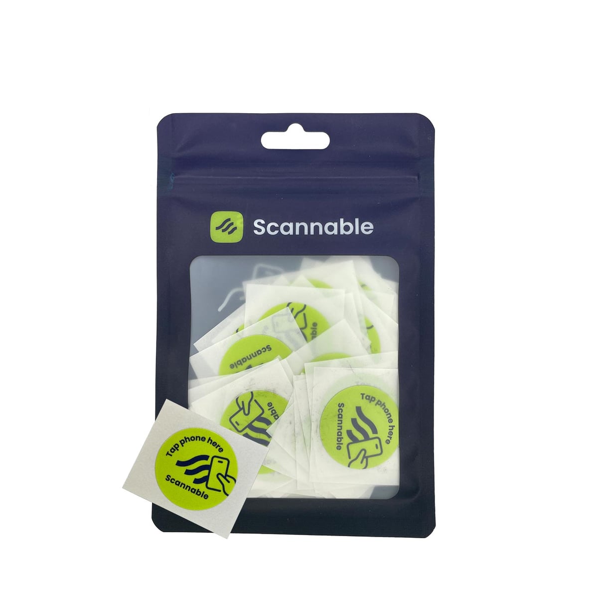 Emballage avec plusieurs autocollants de casque ronds et jaunes, des autocollants NFC avec l’inscription noire « Tap phone here Scannable » et une icône de smartphone