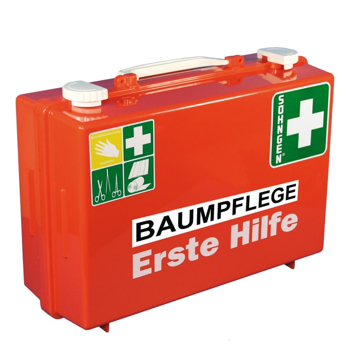 Trousse de premiers secours Large de Söhngen de couleur rouge avec poignée et fermetures blanches, inscription « TREE CARE First Aid » et plusieurs symboles de premiers secours sur le devant