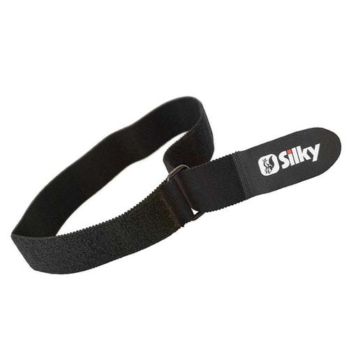 Bretelles de jambe Silky en noir avec logo Silky sur une étiquette rectangulaire en tissu, avec fermeture velcro réglable