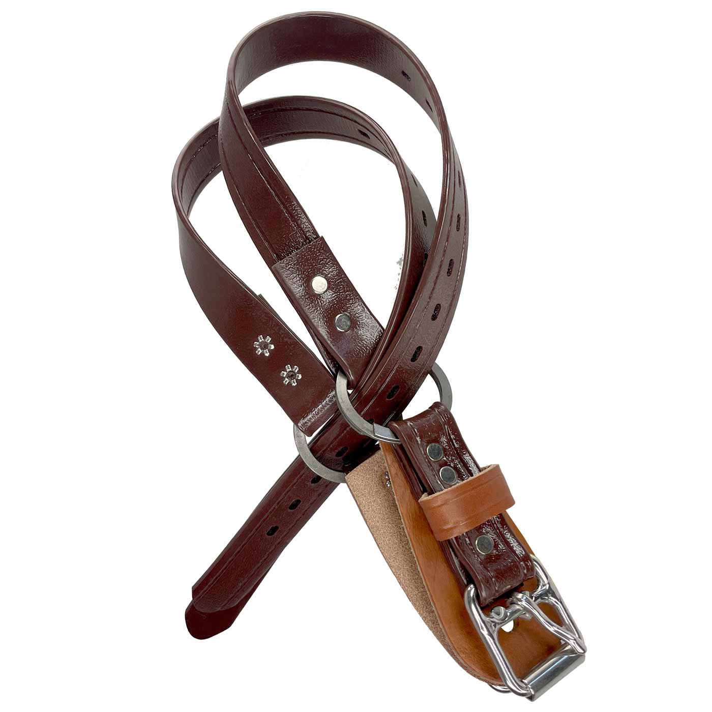 Sangle inférieure 66, bracelet en cuir marron avec boucle et rangée de trous argentés, deux rivets argentés et deux petits motifs floraux sur le haut du bracelet